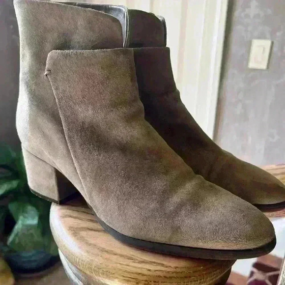 Sesto Meucci Italian ladies Booties. Gray Suede Size 10. Excellent condition. - Picture 7 of 11